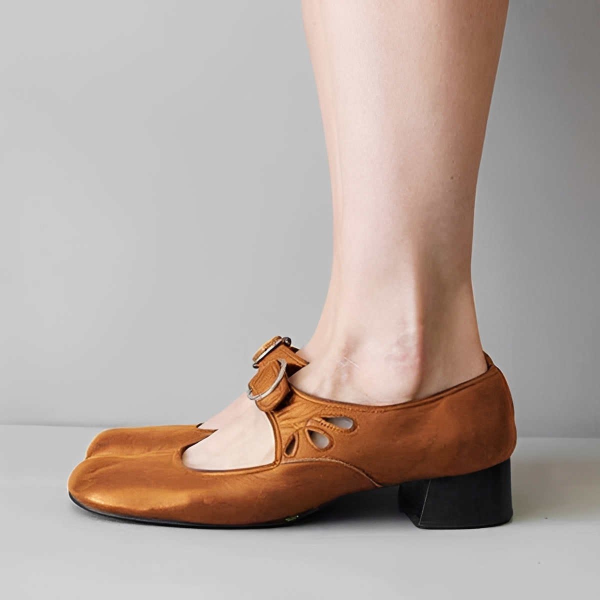 Navie - Komfortable Zehensandalen mit rundem Design