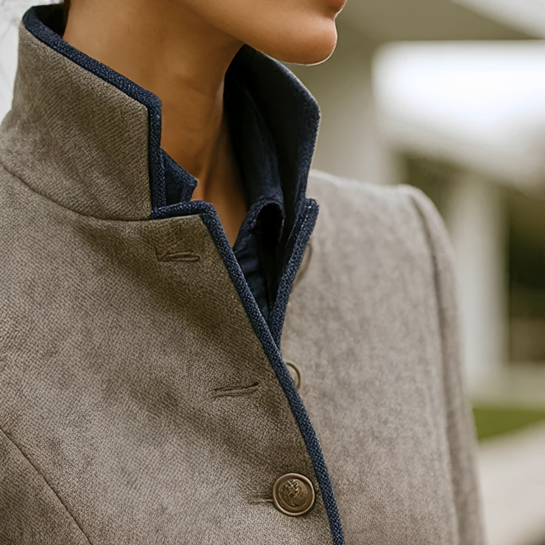 Valerie - Elegante Jacke mit hohem Kragen