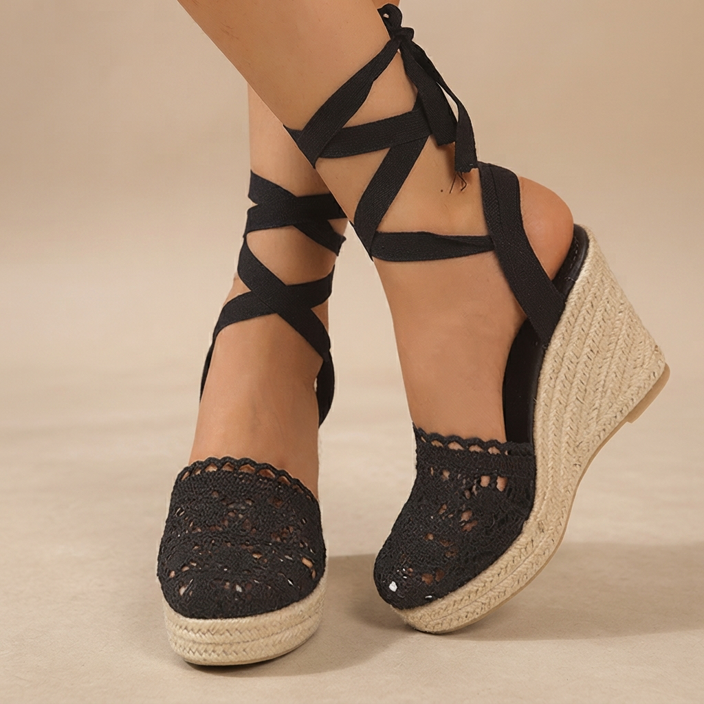 Jeanede - Schicke Sandalen mit Keilabsatz und Schnürung