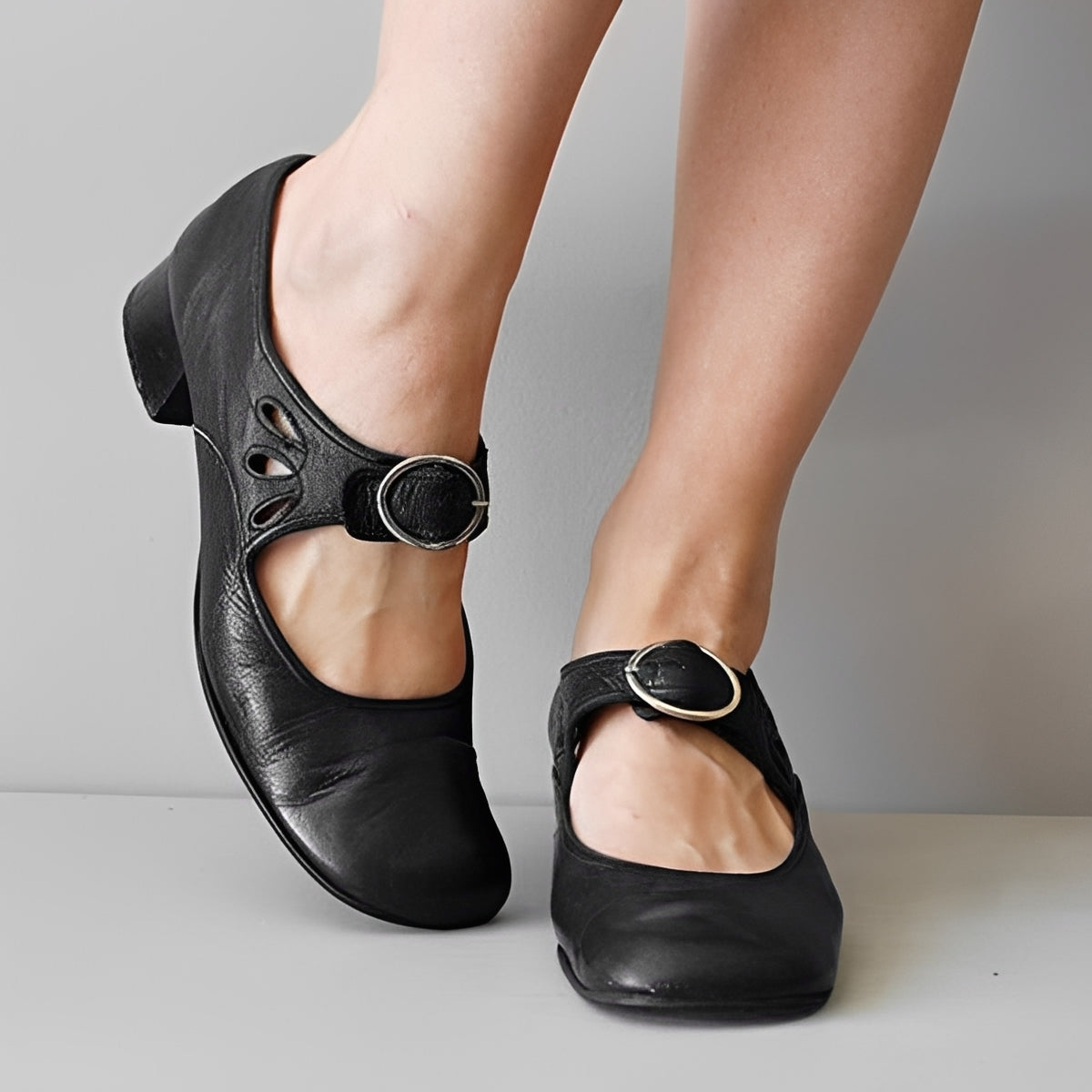Navie - Komfortable Zehensandalen mit rundem Design