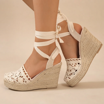 Jeanede - Schicke Sandalen mit Keilabsatz und Schnürung