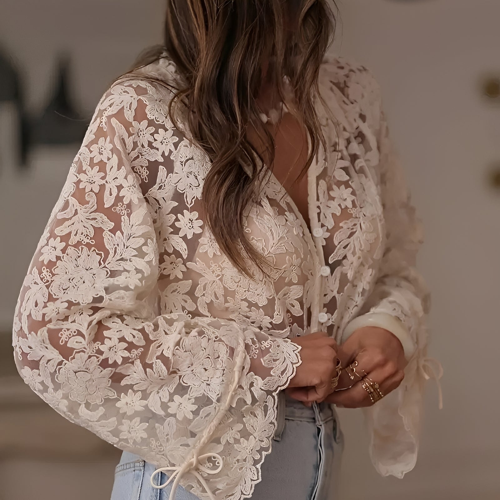 Alexia - Modische Bluse mit floralen Details