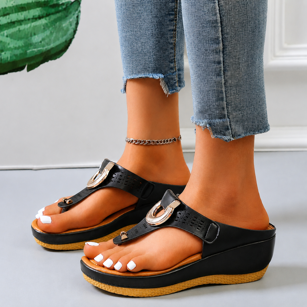 Delonda - Modische und moderne Sandalen