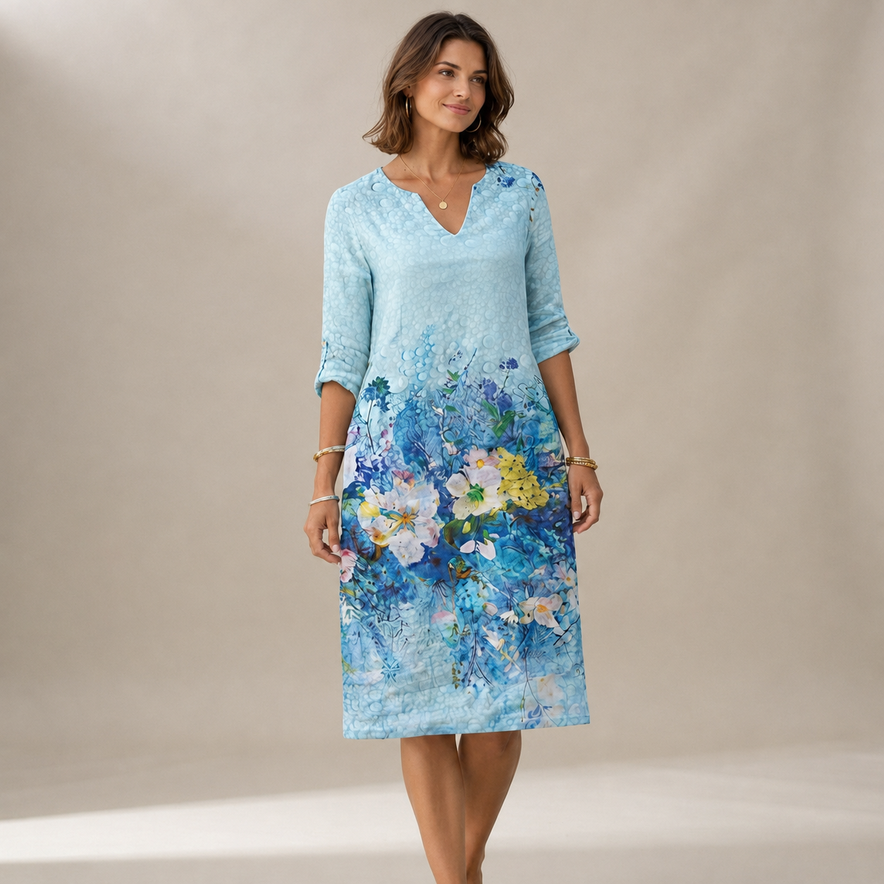 Ninna - Stilvolles und schmeichelhaftes Kleid mit V-Ausschnitt