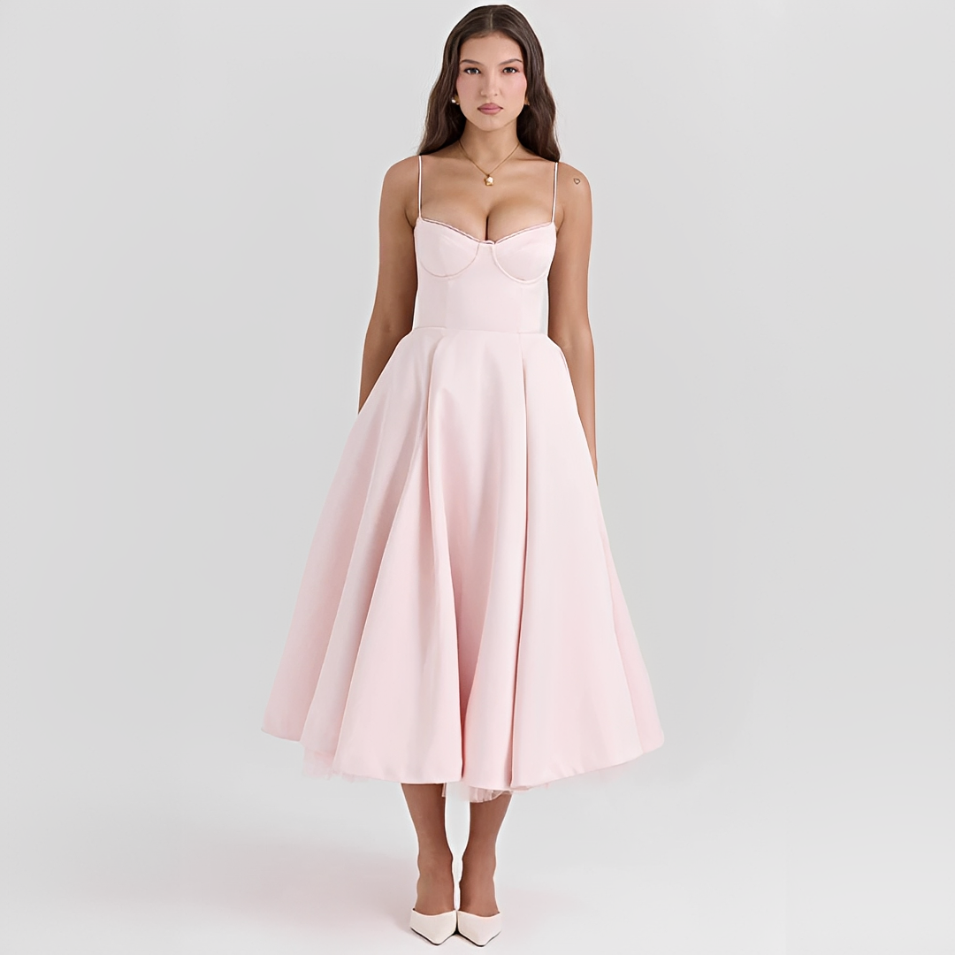 Zendaya - Elegantes Kleid in doppelter Lage