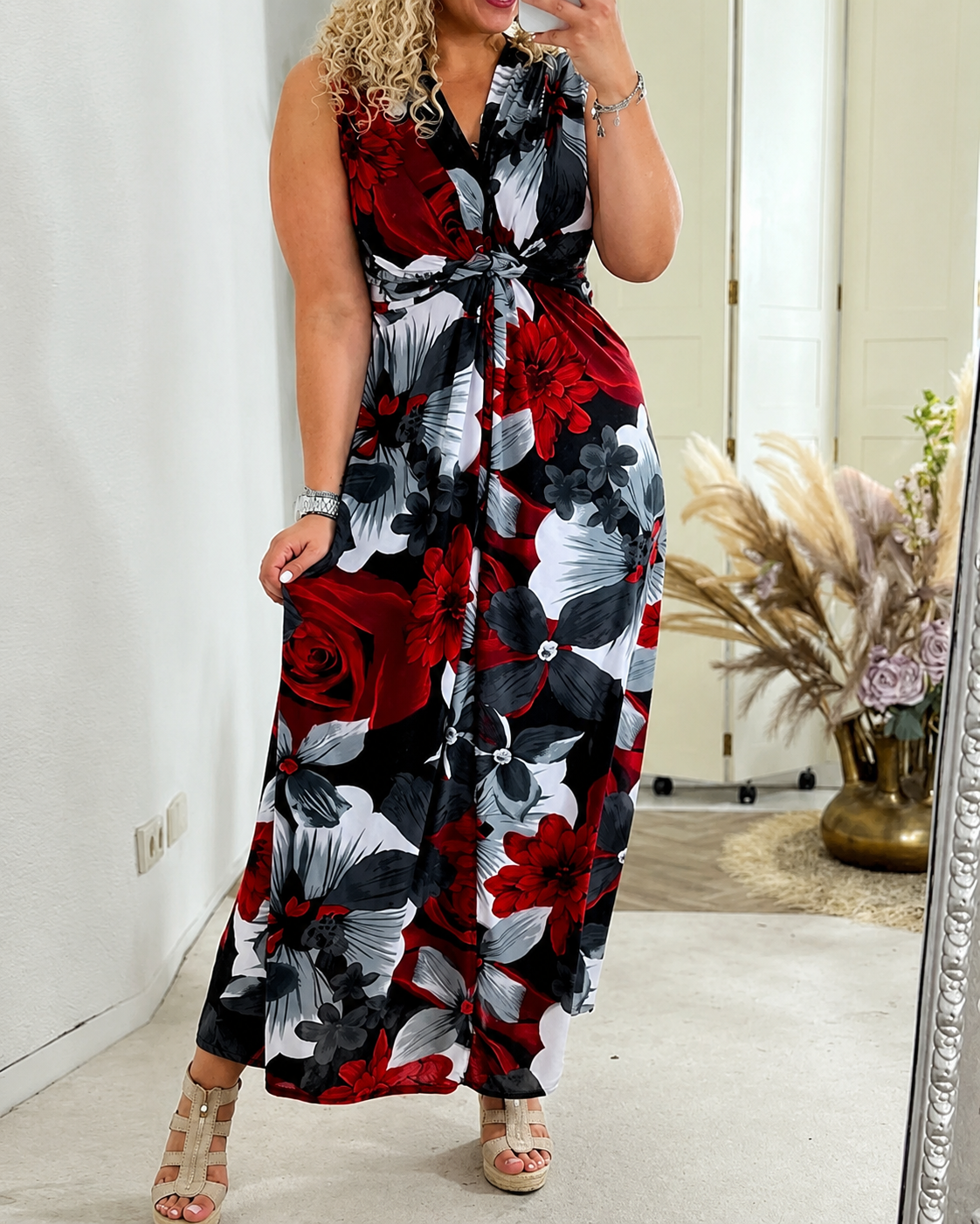 Katrina - Elegantes ärmelloses Kleid mit Blumenmotiv