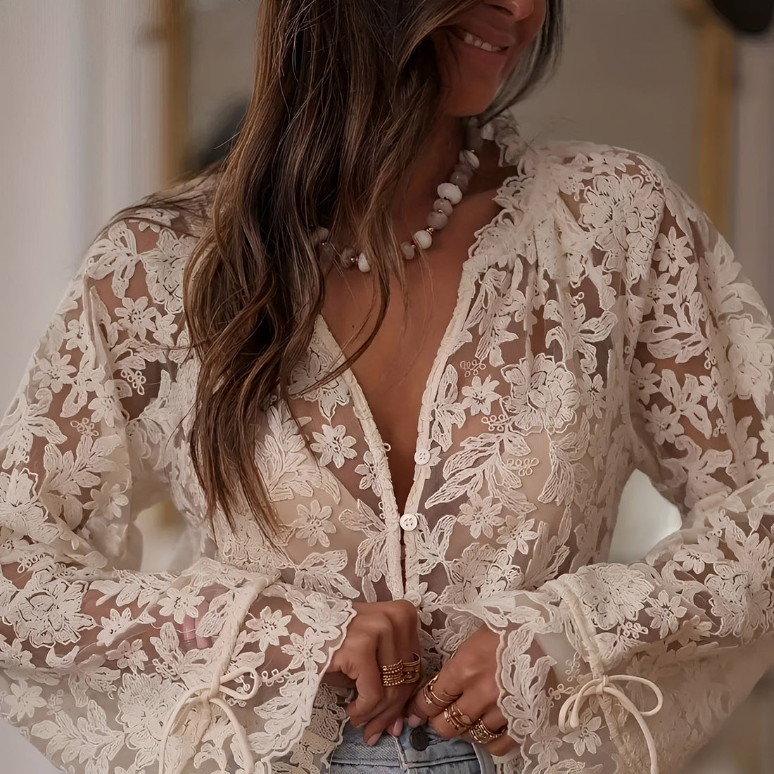 Alexia - Modische Bluse mit floralen Details