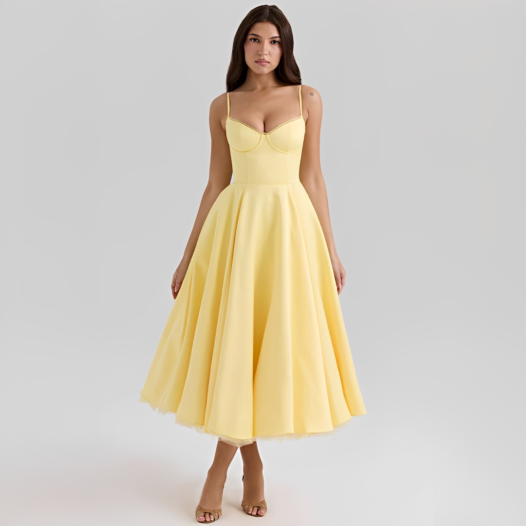 Zendaya - Elegantes Kleid in doppelter Lage