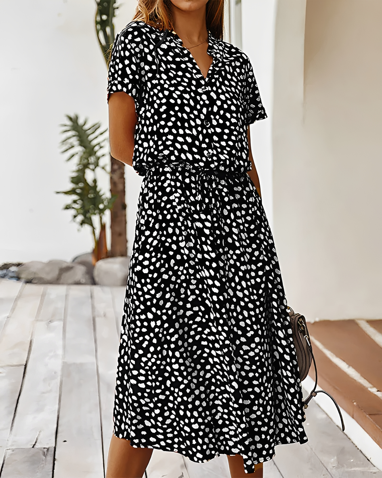 Shannon - Stilvolles V-Ausschnitt-Midikleid