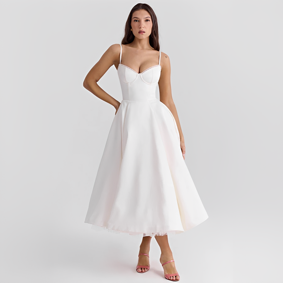 Zendaya - Elegantes Kleid in doppelter Lage