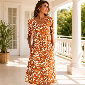 Yasmin - Kurzes Kleid mit Blumendruck und Ärmeln