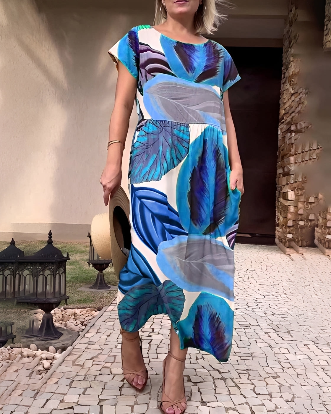 Sami - Elegantes Schlitzkleid mit kurzen Ärmeln