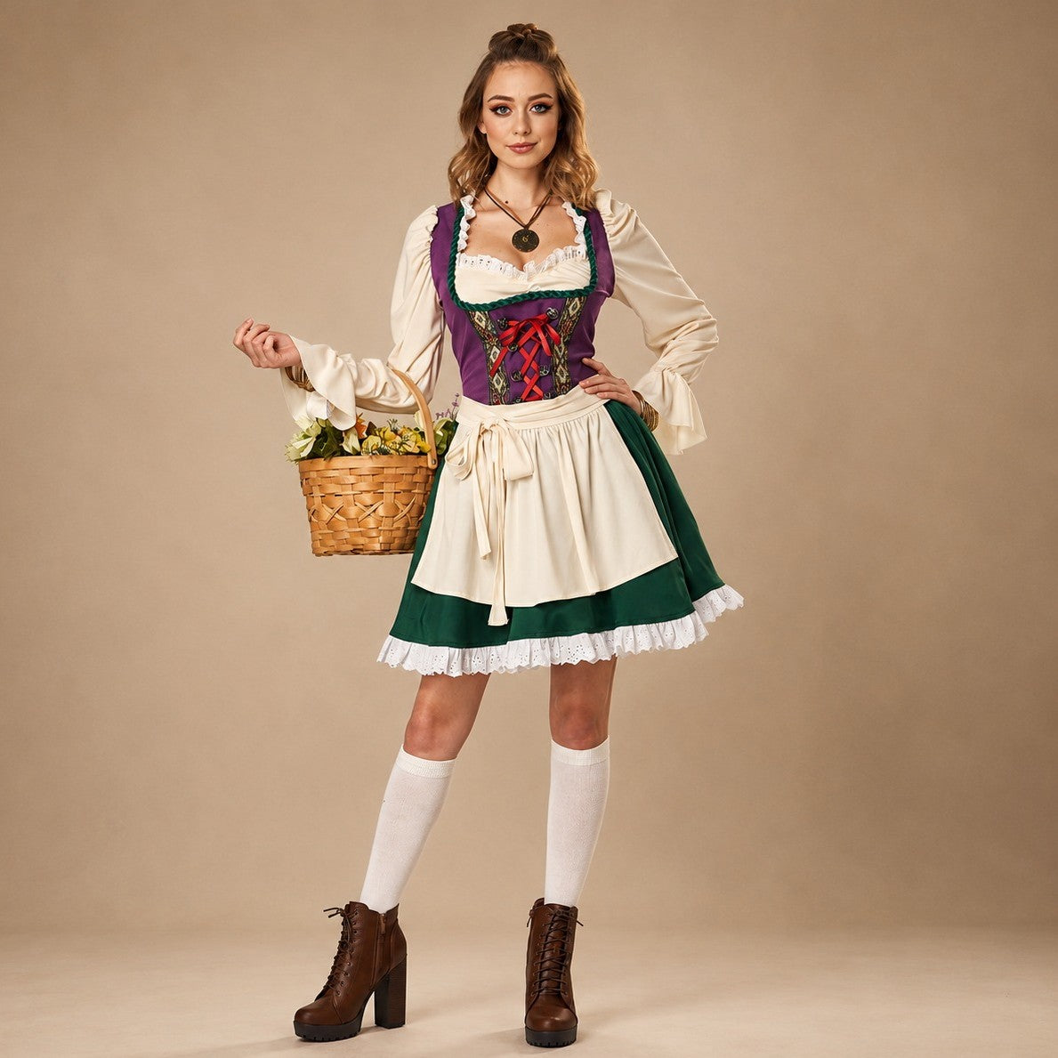 Eleanor - Ein Oktoberfest-Kleid mit kulturellen Akzenten und langen Ärmeln