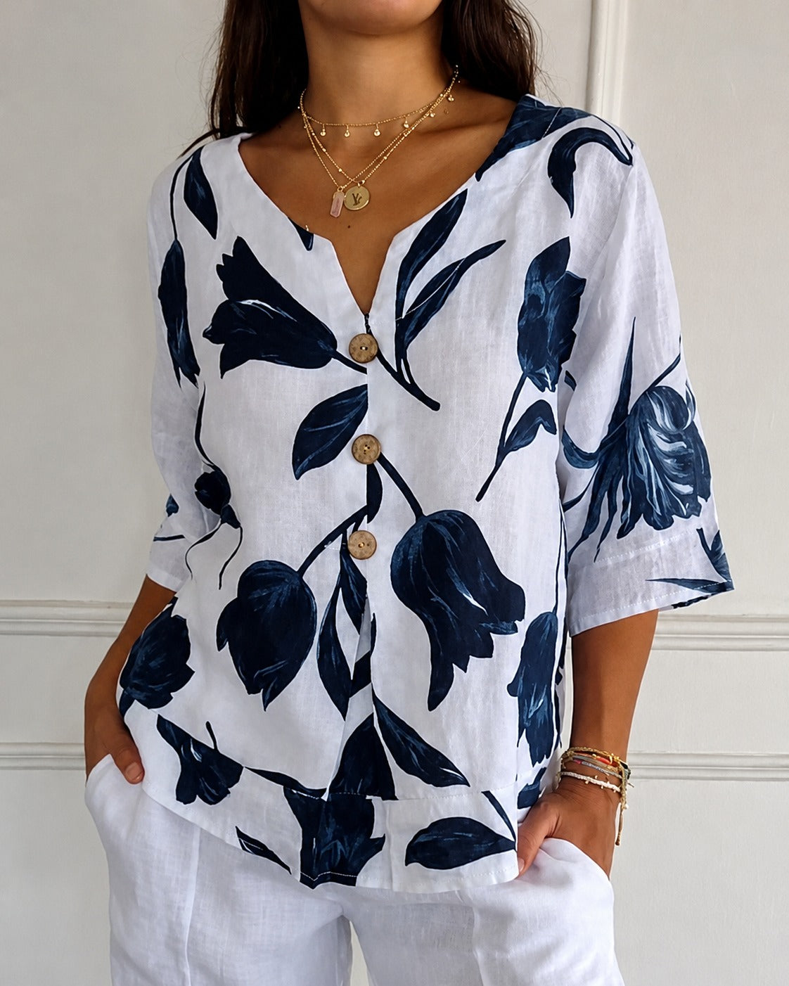 Chiara - Stylische Blumenschluppenbluse
