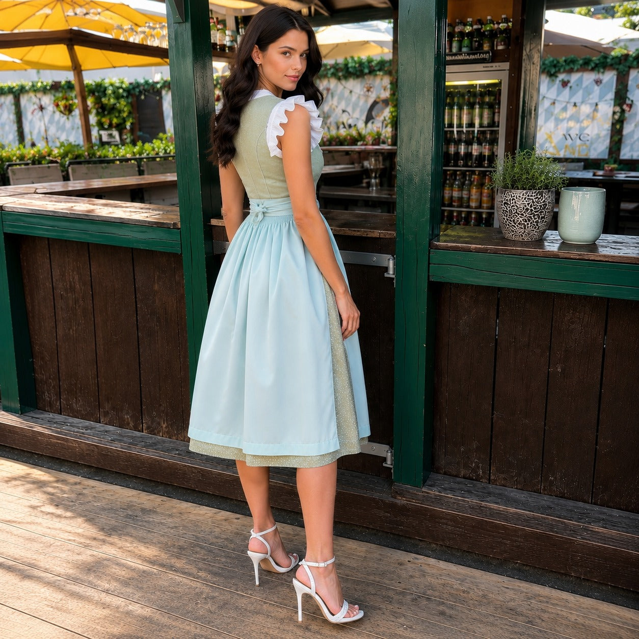 Evelyn - Luftiges Midikleid für's Oktoberfest mit kurzen Ärmeln