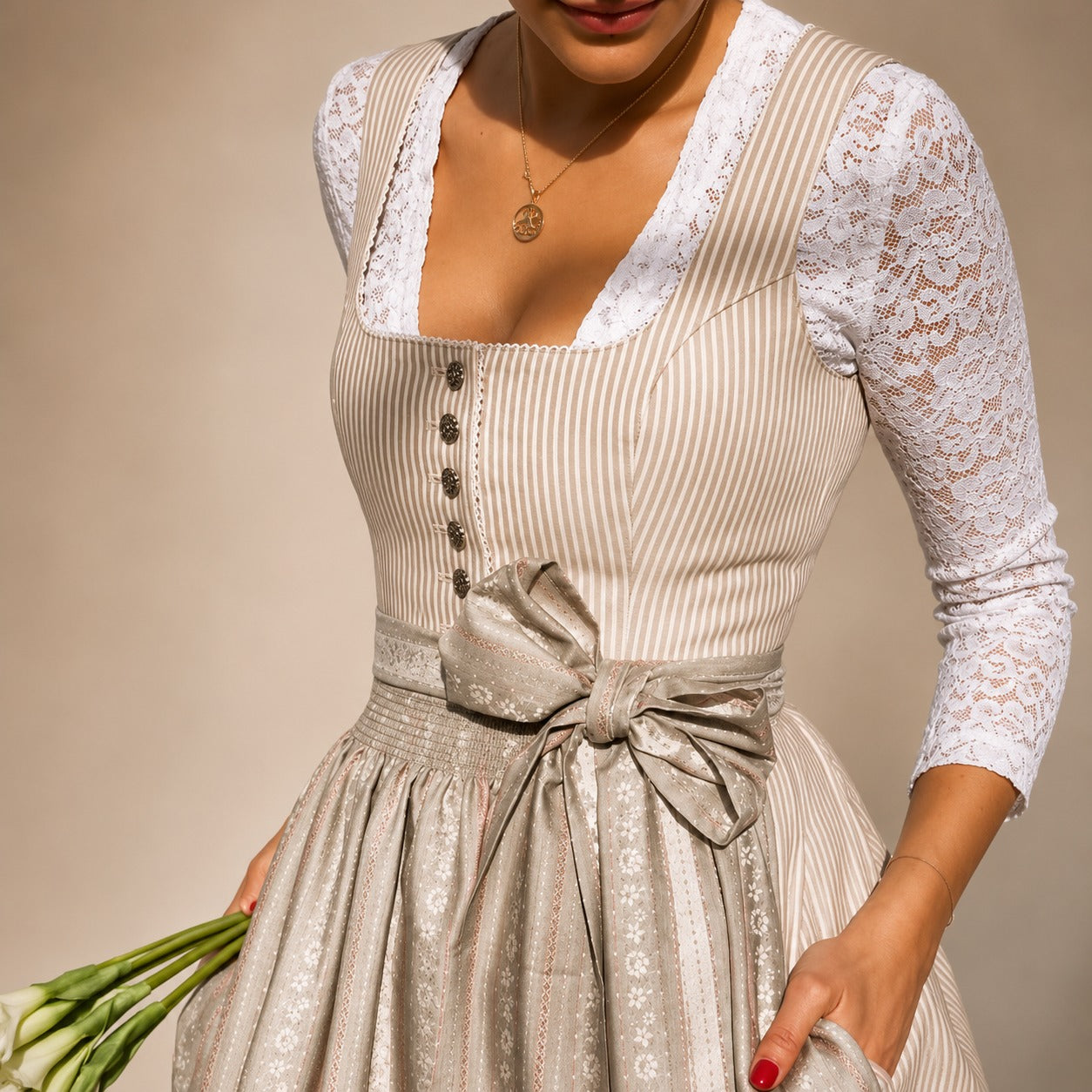 Cora - Traditionelles Oktoberfestkleid mit Schleifendetail
