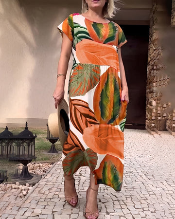 Sami - Elegantes Schlitzkleid mit kurzen Ärmeln