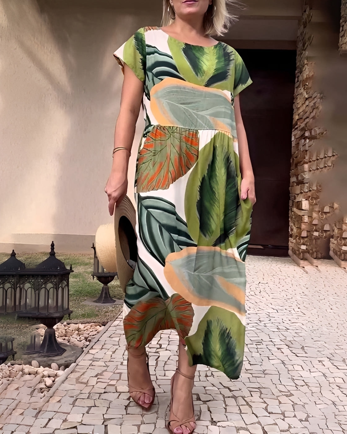 Sami - Elegantes Schlitzkleid mit kurzen Ärmeln