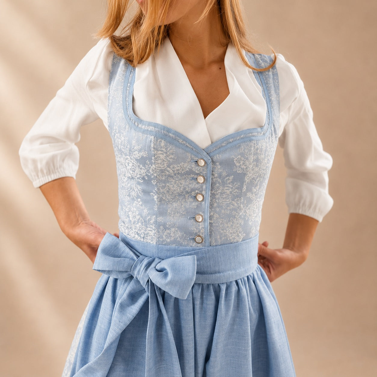 Cora - Traditionelles Oktoberfestkleid mit Schleifendetail