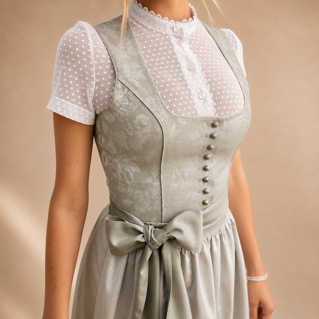 Cora - Traditionelles Oktoberfestkleid mit Schleifendetail