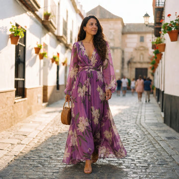Leanne - Langes Kleid mit Blumenmuster und leichtem Schwung