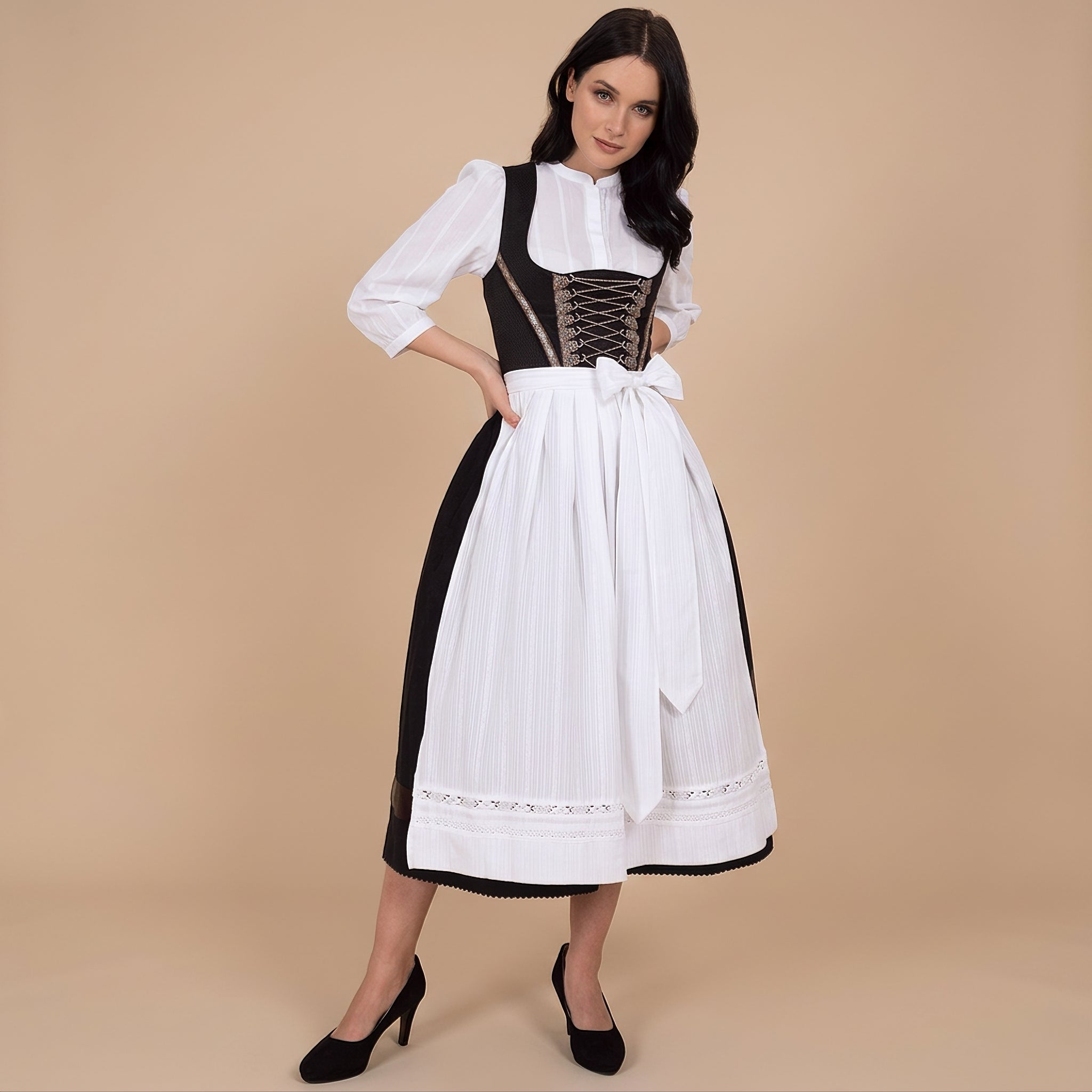 Nina - Dirndl im modernen Oktoberfest-Stil mit langen Ärmeln