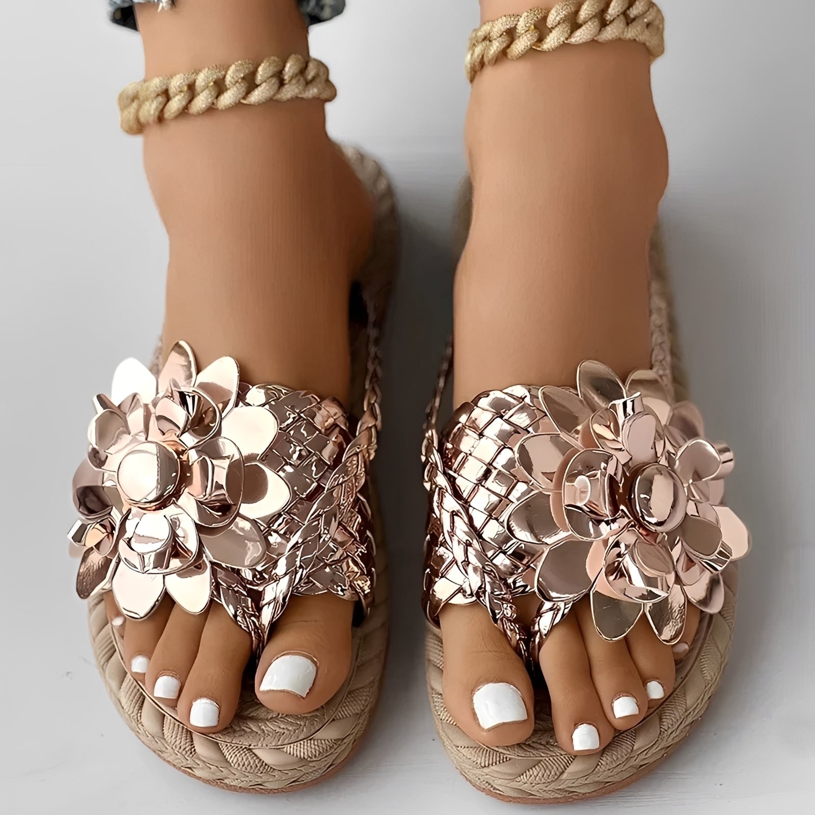 Saira - Bequeme Geflochtene Flip-Flops
