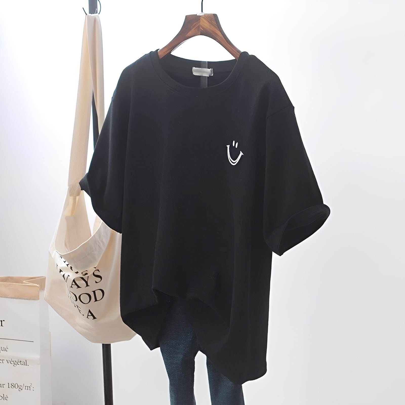 Selina - Zeitgemäßes T-Shirt mit Muster
