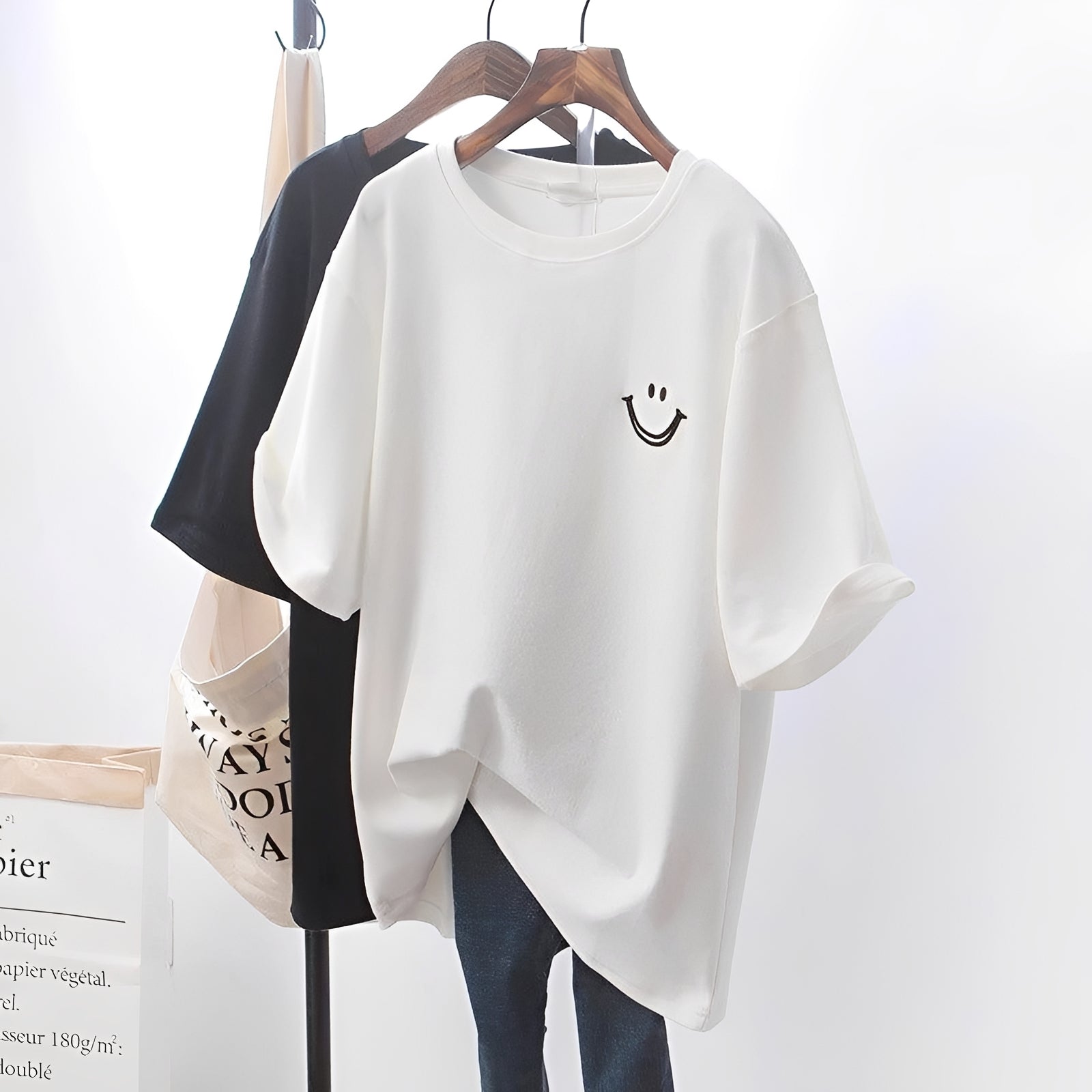 Selina - Zeitgemäßes T-Shirt mit Muster